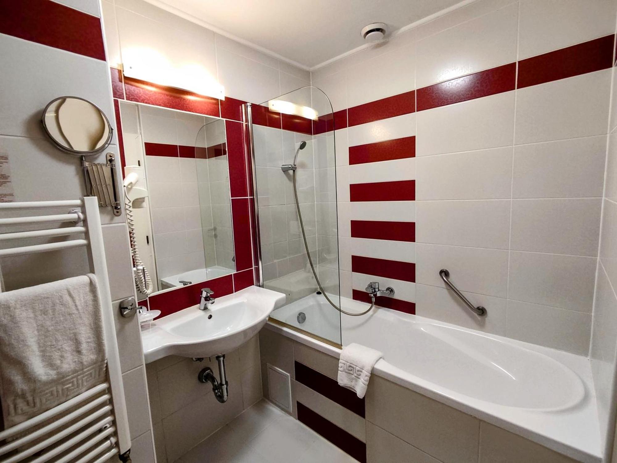 Calimbra Wellness Hotel Superior Μίσκολτς Εξωτερικό φωτογραφία