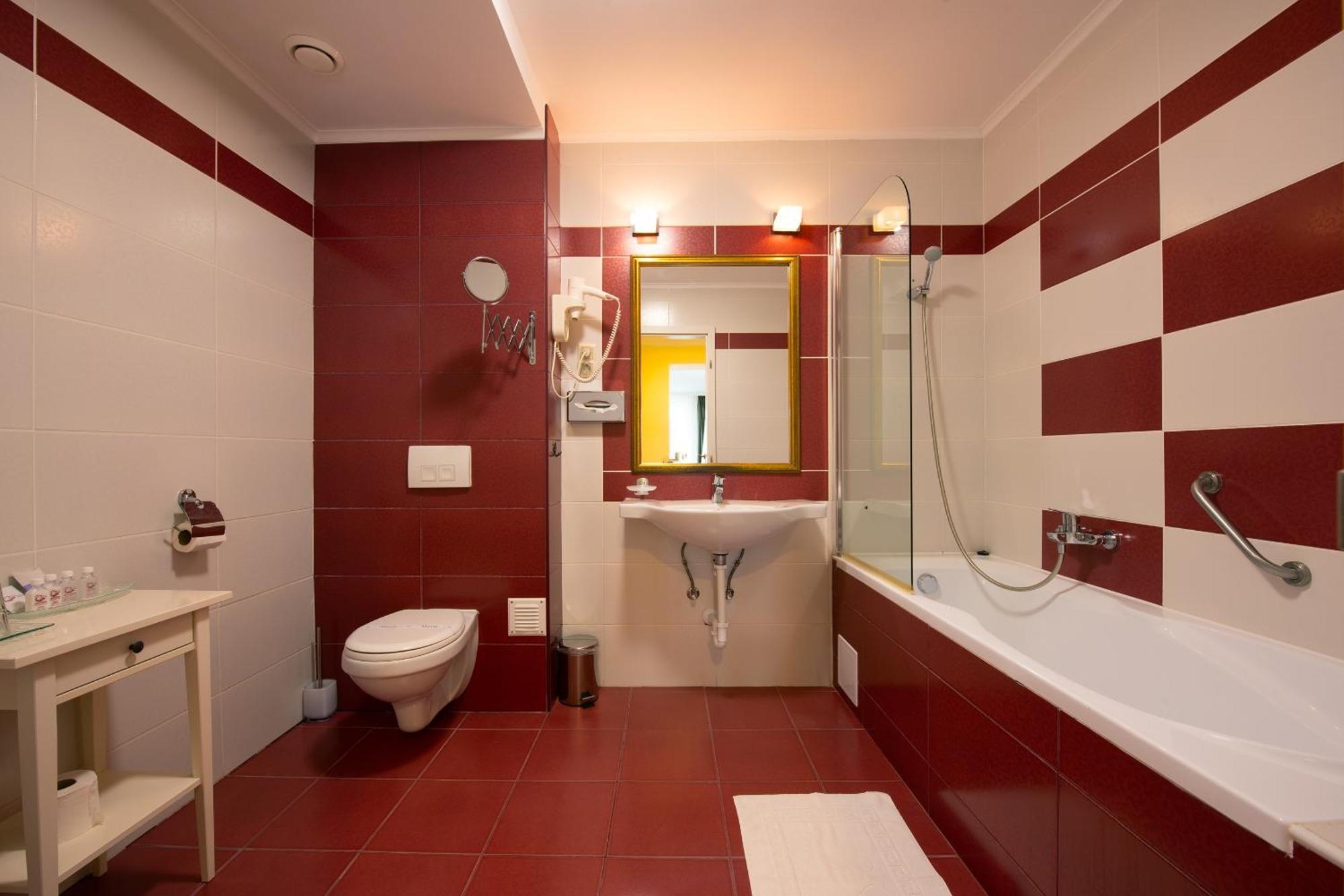 Calimbra Wellness Hotel Superior Μίσκολτς Εξωτερικό φωτογραφία