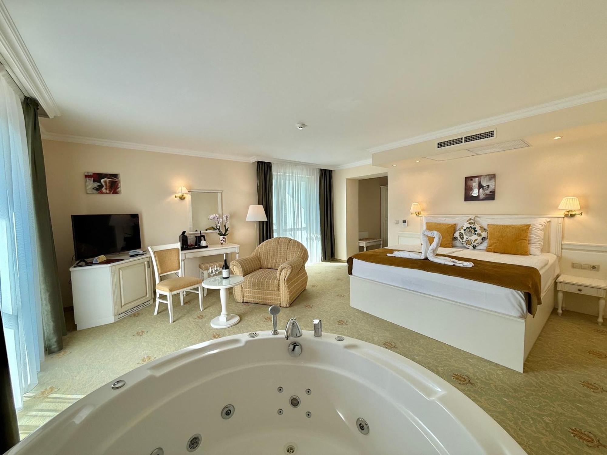 Calimbra Wellness Hotel Superior Μίσκολτς Εξωτερικό φωτογραφία