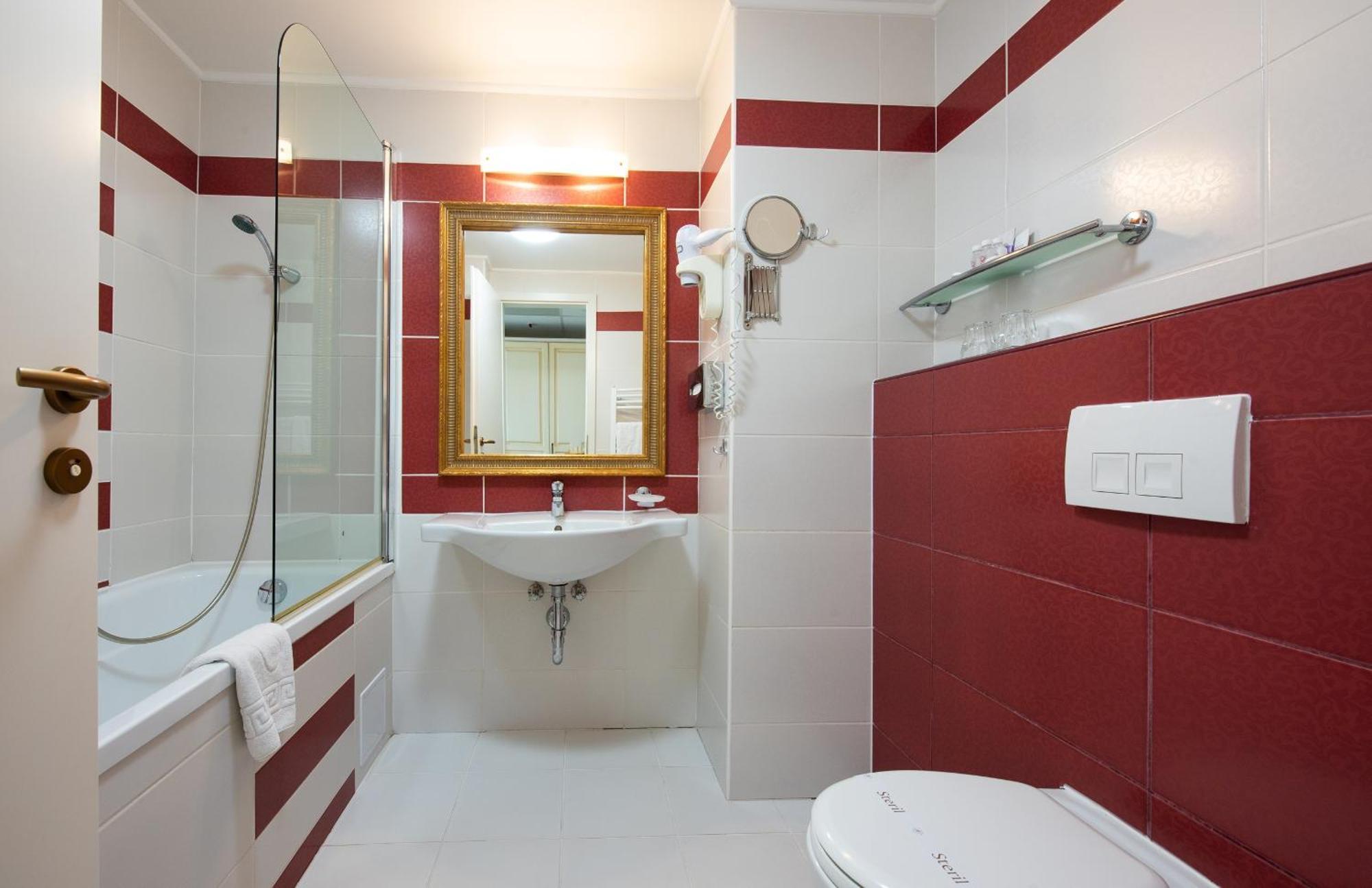 Calimbra Wellness Hotel Superior Μίσκολτς Εξωτερικό φωτογραφία